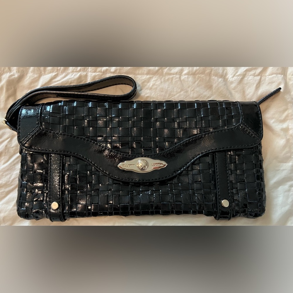 Elliott Lucca clutch